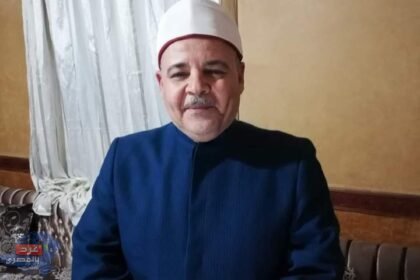 يـأتـي عـلـى الـنـاس زمـان.. يـصـلون و هـم لا يـصـلون