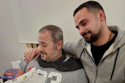 "سلطان الطرب" يستقبل حفيدته الأولى "آميا" 