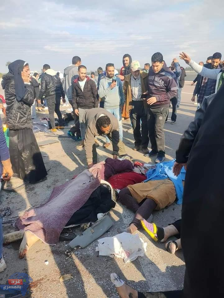 مصرع 4 مواطنين واصابات في انقلاب سيارة بالصحراوي بالبحيرة