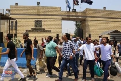 طارق العوضي: إخلاء سبيل 33 من المحبوسين احتياطيا