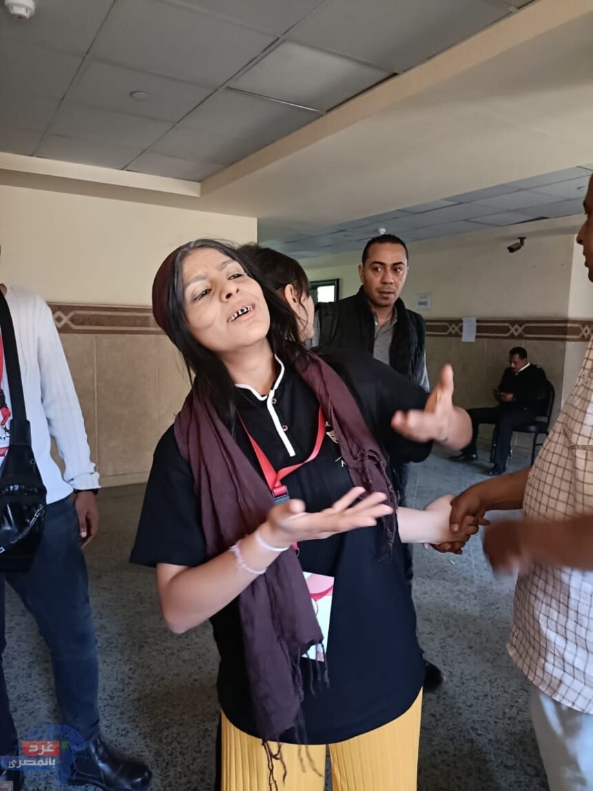 "قصاصات من ورق"  عرض مسرحي لمهرجان مسرح الجنوب  في نجع حمادي 
