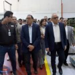 رئيس الوزراء يتفقد مصنع شركة إل جي للإلكترونيات