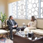 آمنة"يتابع مع محافظ دمياط معدلات توريد القمح ومشروعات "حياة كريمة"