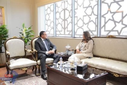آمنة"يتابع مع محافظ دمياط معدلات توريد القمح ومشروعات "حياة كريمة"