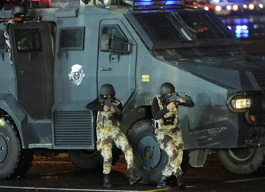 إغلاق القنصلية الأمريكية في جدة بعد حادث إطلاق النار أمام مبنى القنصلية إغلاق القنصلية الأمريكية في جدة بعد حادث إطلاق النار أمام مبنى القنصلية