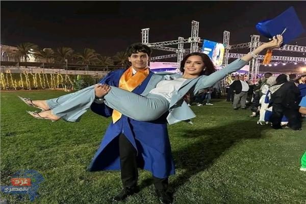 آمال ماهر مع ابنها يتصدرا تريند جوجل