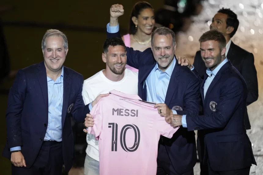 ميسي يظهر لأول مرة في الدوري الأمريكي الجمعة القادمة على ملعب إنتر ميامي ميسي لأول مرة في الدوري الأمريكي لكرة القدم الجمعة القادمة