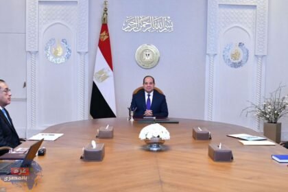 السيسي يوجه بمواصلة التركيز على تطوير الكوادر البشرية ومنظومة المعلمين