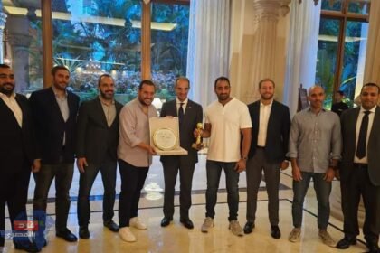 وزير الاتصالات يلتقى بعدد من رواد الأعمال الفائزين بمسابقة التحالف الرقمى الابداعى G20