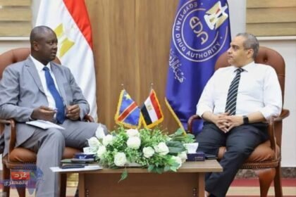  عصام يستقبل سفير الكونغو الديمقراطية لبحث تعزيز التعاون بين البلدين في القطاع الدوائي