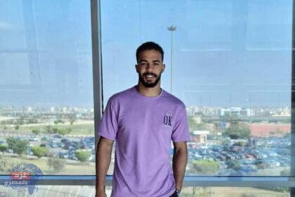 المصارع المصري الهارب "سيف الكومي" ينشر صورته من مطار بولندا ويكتب: "أنا آسف جدا لأحبابي"