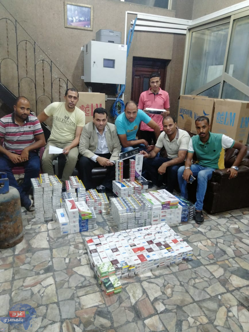ضبط ٢١٠٥ علبة سجائر متنوعة في حملة تموينية مسائية على الأسواق