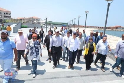 محافظ دمياط ووزير الموارد المائية يتفقدان مشروعات حماية الشواطئ براس البر