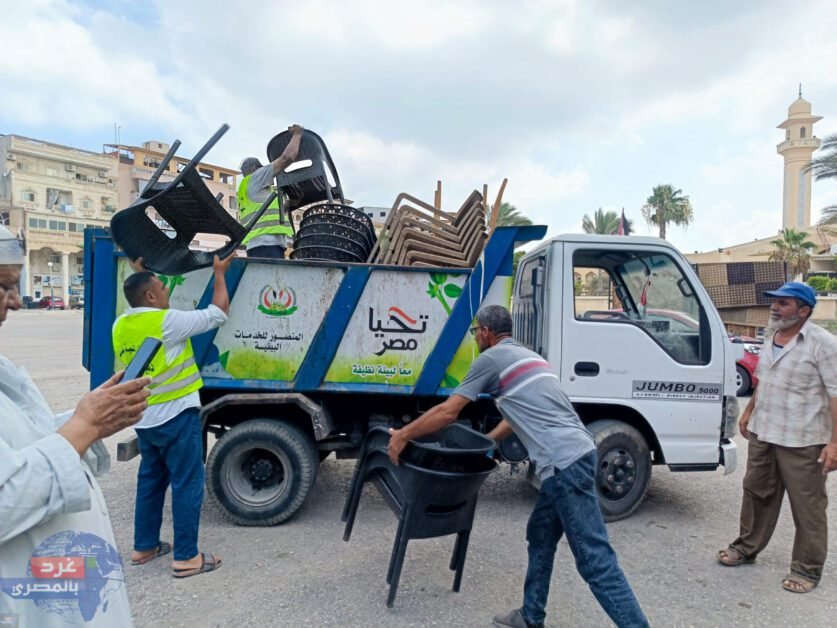 حملة مكبرة لإزالة الإشغالات بالمنطقة المركزية بمدينة دمياط الجديدة