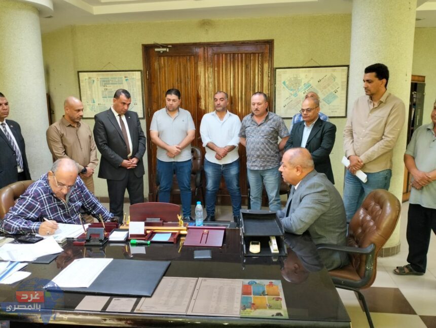 وزير الكهرباء يتفقد قطاع شبكات المدن الجديدة بالعاشر من رمضان وزير الكهرباء يتفقد قطاع شبكات المدن الجديدة بالعاشر من رمضان