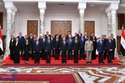 أول اجتماع للرئيس السيسي مع وزراء الحكومة الجديدة والمحافظين