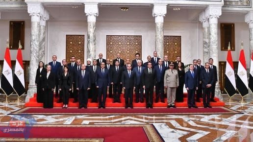أول اجتماع للرئيس السيسي مع وزراء الحكومة الجديدة والمحافظين