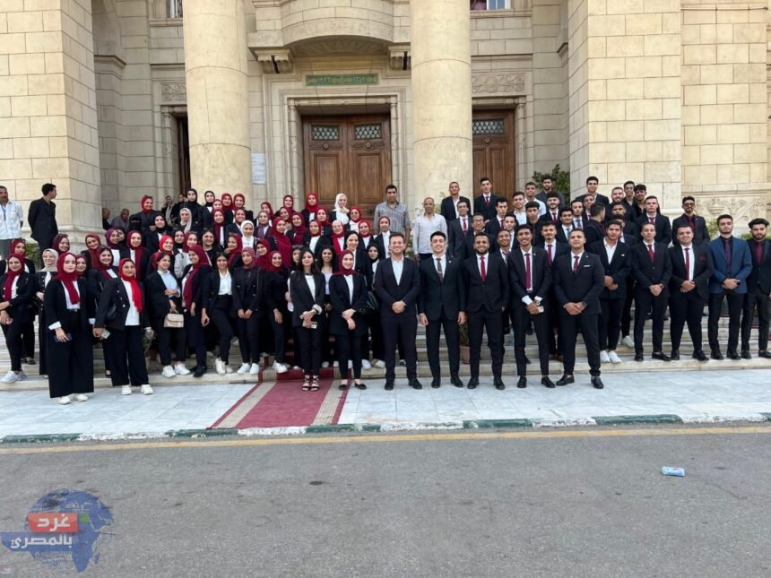 طلاب جامعة الزقازيق يشاركون فى لقاء حوارى مع وزير التعليم العالى بجامعة القاهرة