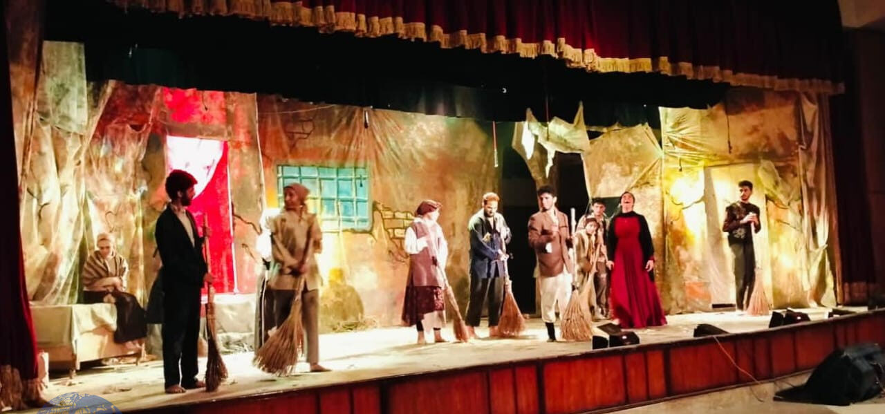انطلاق مهرجان المسرح الجامعي للفصول الثلاثة بجامعة الزقازيق