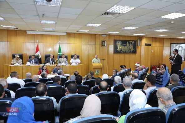 محافظة المنيا: المجلس التنفيذي يناقش قضايا التعديات تحسين مواقف السيارات