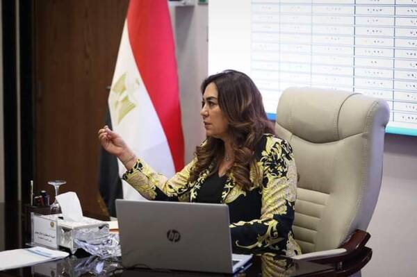 وزيرة التنمية المحلية تتابع ملفات التصالح وتقنين الأراضي