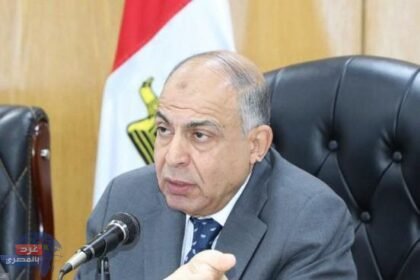 محافظة المنيا: المجلس التنفيذي يناقش قضايا التعديات تحسين مواقف السيارات