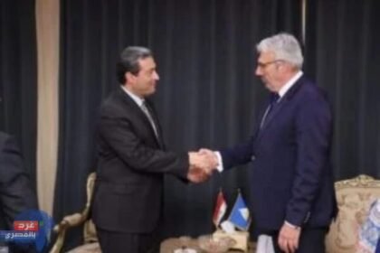 محافظ دمياط يستقبل ممثلى شركة دمياط اليانس
