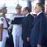 الرئيس السيسي يمنح أوائل الخريجين من أكاديمية الشرطة "نوط الامتياز" من الطبقة الثانية