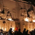 دفن رفات والدته في معبد أبو سمبل