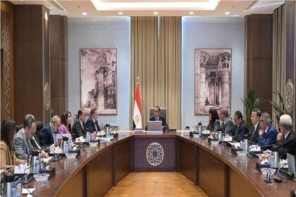 رئيس الوزراء: مستمرون في العمل على برنامج الطروحات الحكومية
