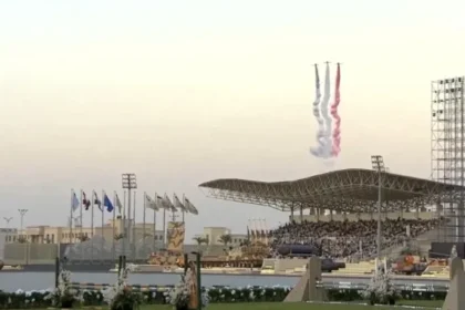 السيسي ومحمد بن زايد يشهدان عروضا لقوات الصاعقة المصرية