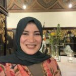 “أنوثة تحت الرماد”