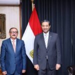 محافظ دمياط يلتقى مع وكيل وزارة المالية رئيس الإدارة المركزية لمنطقة الضرائب