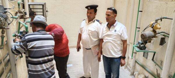 فصل 33 وصلة مياه خلسة بموقع 2 بمشروع دار مصر بدمياط الجديدة