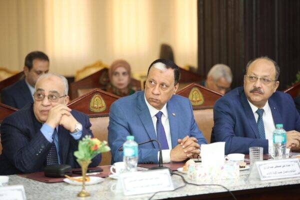 مجلس جامعة الزقازيق يعقد اجتماعه الدورى ويناقش عدداً من الموضوعات
