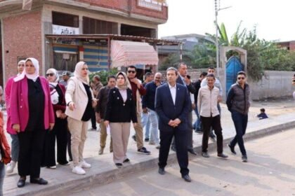 محافظ دمياط يتابع ميدانيًا الموقف التنفيذى لمشروعات " حياة كريمة " بقرية تفتيش ثان