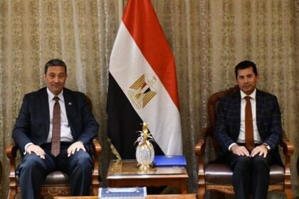 وزير الشباب والرياضة يجتمع بمحافظ دمياط لمناقشة بعض ملفات العمل المشترك