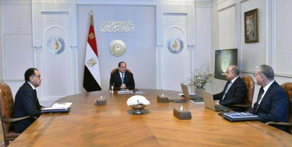 الرئيس السيسي يوجه بتكثيف الجهود الحكومية لتعزيز استدامة الطاقة وزيادة الإنتاج البترولي