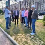 متابعة مشاريع الزراعة وأعمال زراعة الأشجار على الطريق الدولي الساحلي في مدينة دمياط الجديدة