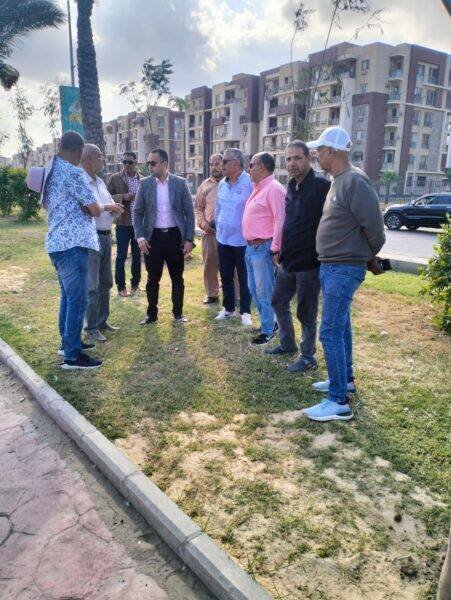 متابعة مشاريع الزراعة وأعمال زراعة الأشجار على الطريق الدولي الساحلي في مدينة دمياط الجديدة