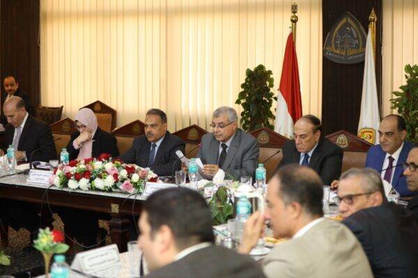 مجلس جامعة الزقازيق يعقد اجتماعه الدورى ويناقش عدداً من الموضوعات