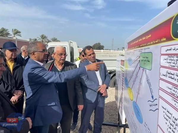 نائب وزير الإسكان يجري جولة ميدانية لمتابعة مشروعات الصرف الصحي بدمياط