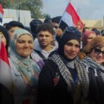 مصريون يحتشدون أمام معبر رفح رفضا لمحاولات تهجير الفلسطينيين