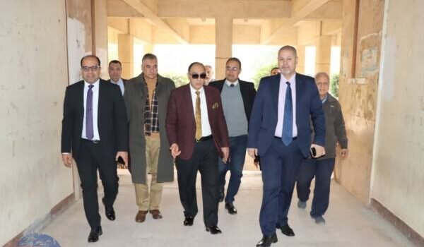 نائب رئيس جامعة الزقازيق للدراسات العليا والبحوث يفتتح ندوة المشروعات الخاصة بكلية الزراعة