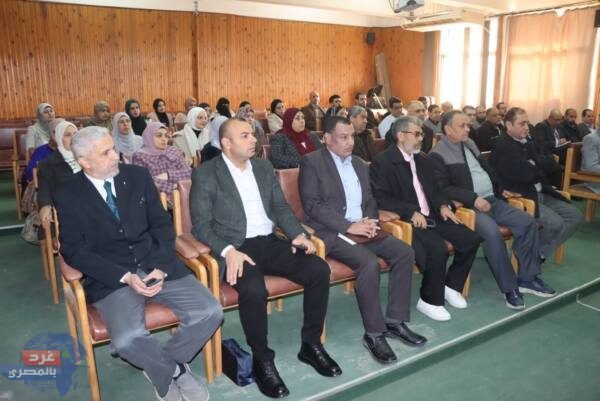 نائب رئيس جامعة الزقازيق للدراسات العليا والبحوث يفتتح ندوة المشروعات الخاصة بكلية الزراعة نائب رئيس جامعة الزقازيق للدراسات العليا والبحوث يفتتح ندوة المشروعات الخاصة بكلية الزراعة