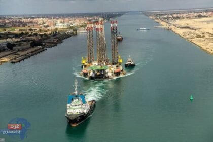 عبور الحفار ADMARINE260 من قناة السويس