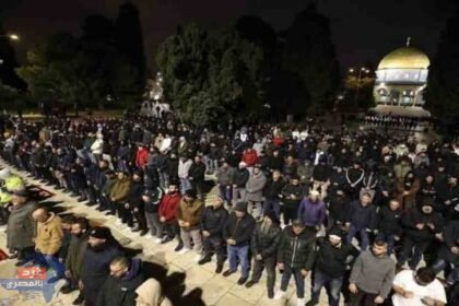 "وفا" : 90 ألف مصلٍّ يؤدون العشاء والتراويح في رحاب الأقصى