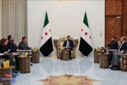 الشرع يجتمع بأعضاء اللجنة المكلفة بصياغة مسودة الإعلان الدستوري