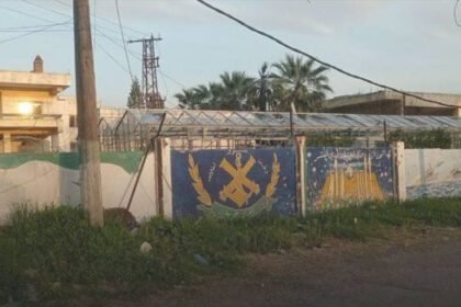 مصدر أمني: قوات الدفاع والداخلية السورية وصلت وسط جبلة بريف اللاذقية وفكت الحصار عن الكلية البحرية
