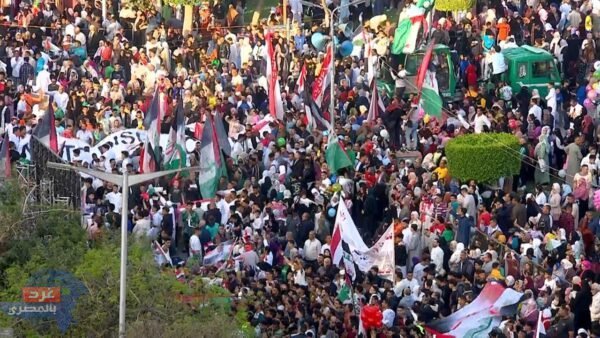 ملايين المصريين يحتشدون دعمًا لمواقف القيادة السياسية الرافضة للعدوان والتهجير في غزة